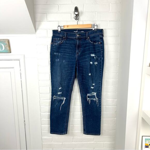 Old Navy Mid Rise Boyfriend Straight Ripped Distressed Jeans Size 6 - Picture 2 of 10